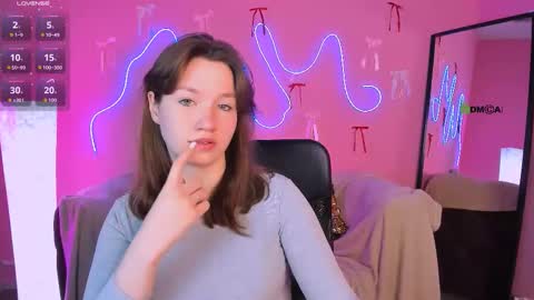 Helli online show from March 2026 08:59:01 PM