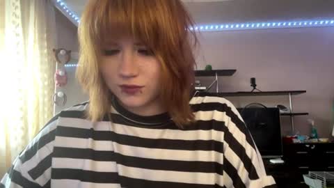 Snapshot of hellokinki chatting on June 2026 03:42:02 PM hellokinki online show from June 2026 03:42:02 PM