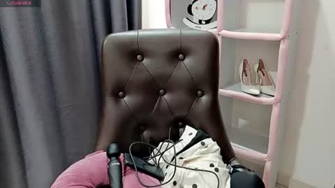 hellokitty_sexy online show from June 2026 01:22:01 AM