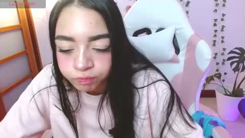 Snapshot of hellokitty_valery1 chatting on June 2026 03:25:01 AM hellokitty_valery1 online show from June 2026 03:25:01 AM