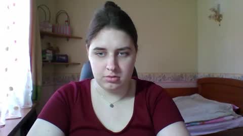 hess_luna_ online show from April 2026 09:08:01 AM