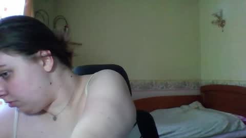 Snapshot of hess_luna_ chatting on May 2026 09:05:01 AM hess_luna_ online show from May 2026 09:05:01 AM
