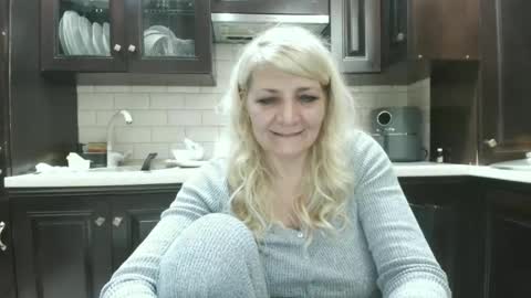 Snapshot of heyheygrey chatting on June 2026 10:53:02 PM Heyheygrey online show from June 2026 10:53:02 PM