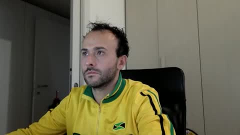 Snapshot of hhombre chatting on December 2025 02:01:02 PM hhombre online show from December 2025 02:01:02 PM