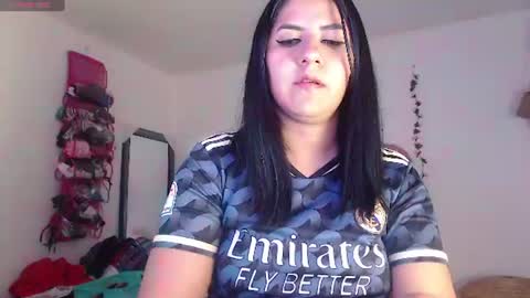 hilaril18 online show from June 2026 02:53:01 AM