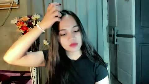 hilarymolly online show from April 2026 11:59:01 AM