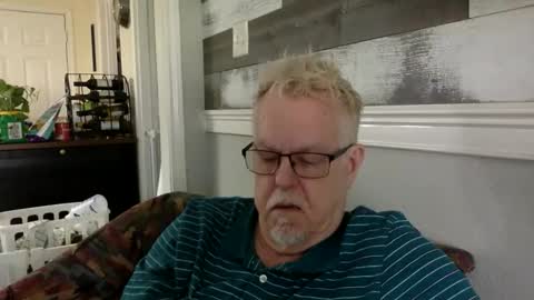 TwoDaddies online show from February 2026 05:42:02 PM