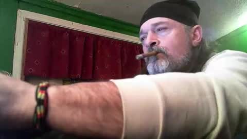 hippiedad333 online show from March 2026 01:31:02 AM