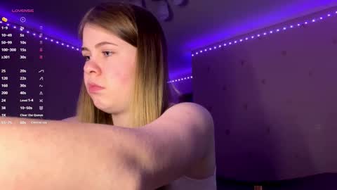 I am Amy ntmu Lets hit 10 Thumbs Up together online show from March 2026 03:21:02 AM