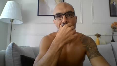 Snapshot of hocus44 chatting on July 2026 09:35:01 AM Arthur online show from July 2026 09:35:01 AM