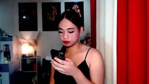 Snapshot of hoelymarie chatting on June 2026 12:57:02 AM hoelymarie online show from June 2026 12:57:02 AM