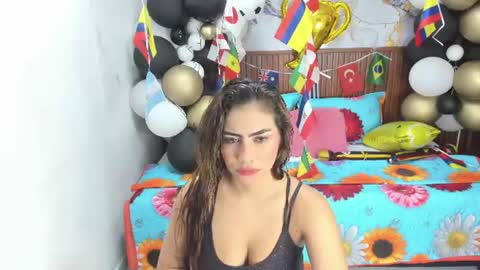 Snapshot of holly_22 chatting on July 2026 11:05:02 AM Holly 22 online show from July 2026 11:05:02 AM