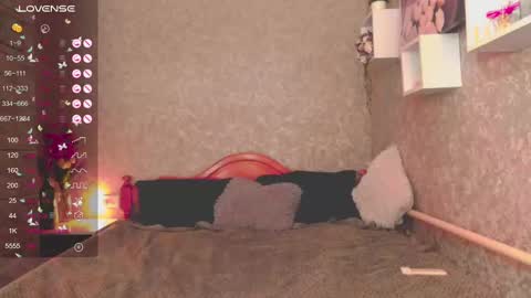 Snapshot of holly_molly8 chatting on December 2024 05:33:01 PM holly_molly8 online show from December 2024 05:33:01 PM