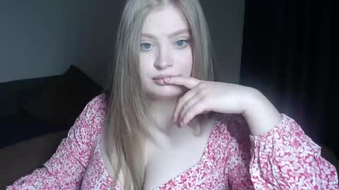 hollykira online show from May 2026 06:46:02 PM
