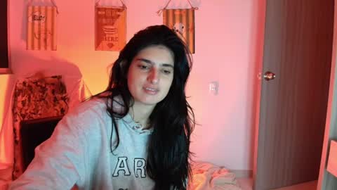 hollyshit_ online show from June 2026 12:32:01 AM