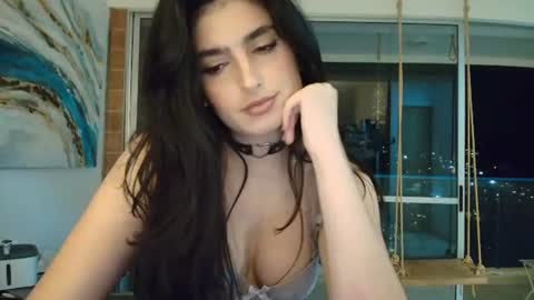 hollyshit_ online show from July 2026 01:47:01 AM