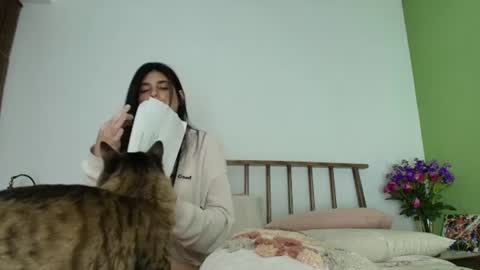hollyshit_ online show from July 2026 01:04:02 AM