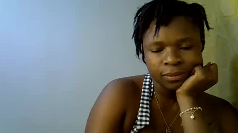 Snapshot of holy_ebony chatting on June 2026 03:31:02 AM holy_ebony online show from June 2026 03:31:02 AM