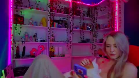 Snapshot of holy_rumi chatting on October 2025 01:23:01 PM Rumi online show from October 2025 01:23:01 PM