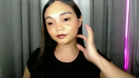 Snapshot of holy_shine chatting on June 2026 08:36:02 PM Bella online show from June 2026 08:36:02 PM