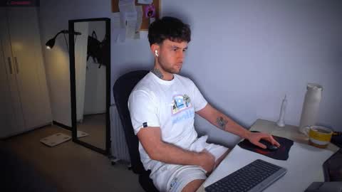 Andrew online show from February 2026 08:24:01 PM