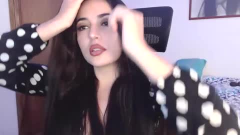 Honey Aynu online show from October 2025 06:20:01 PM