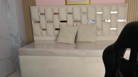 HONEY  online show from April 2026 03:20:02 AM