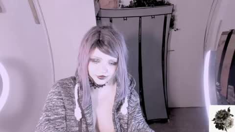 Honey Apple Alaska online show from June 2026 03:41:02 AM