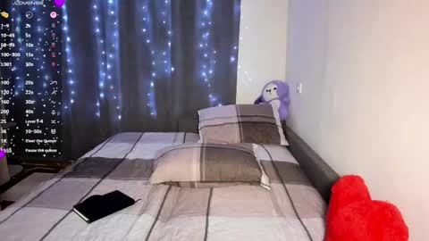 HoneyBunny  online show from April 2026 07:30:02 PM