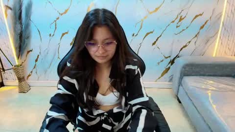 Snapshot of honeydoll_tf chatting on May 2026 01:38:02 PM honeydoll_tf online show from May 2026 01:38:02 PM