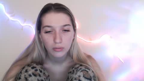 honeyveil online show from April 2026 01:58:02 PM