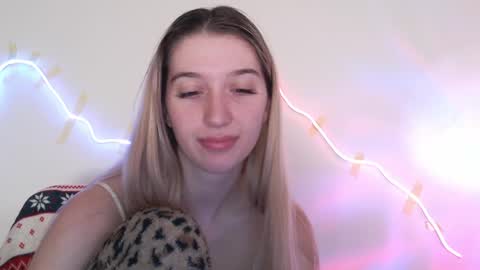 honeyveil online show from April 2026 12:11:02 PM