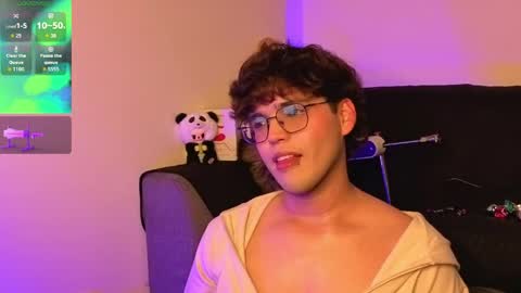 Snapshot of hornsgoat_ chatting on April 2026 08:42:01 PM Eduardo online show from April 2026 08:42:01 PM