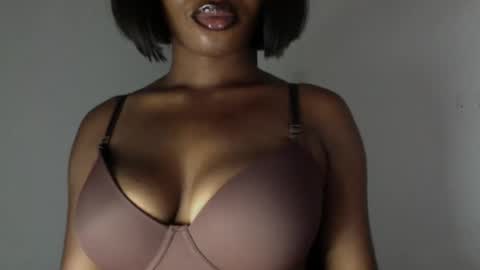 Snapshot of horny_goddess_delilah chatting on May 2026 03:24:02 AM delilah online show from May 2026 03:24:02 AM