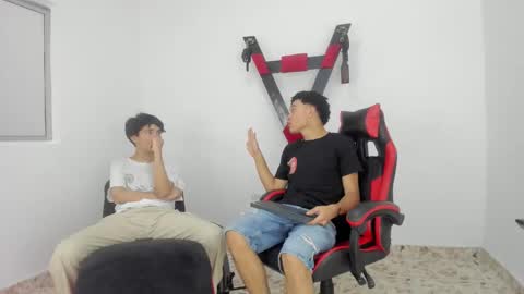 Enyer and Sebastian online show from October 2025 06:31:02 PM