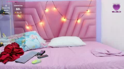 Khloe  online show from April 2026 12:25:01 PM