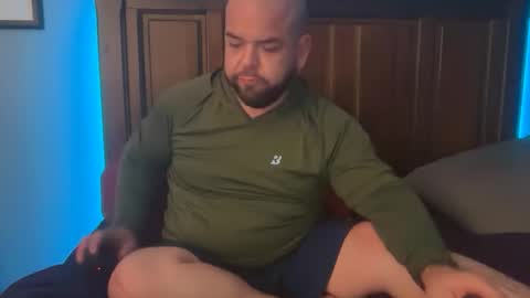 Horny Bear Daddy online show from March 2026 02:33:02 AM