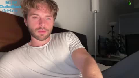 Edward aka Wolf online show from November 2025 10:21:02 PM