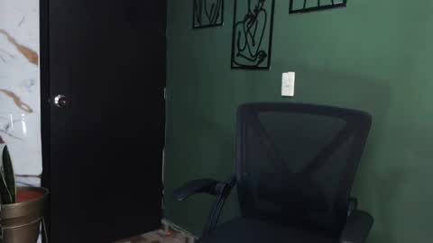 hot chocolate 4u online show from July 2026 04:15:01 AM