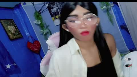 Khianna online show from March 2026 12:38:02 PM