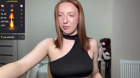 Lina online show from November 2025 08:07:01 PM