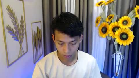 hotasian_richard online show from April 2026 05:23:01 AM