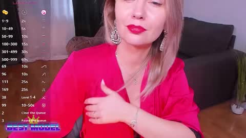 Snapshot of hotbabette chatting on November 2025 11:32:02 AM SweetBrendy online show from November 2025 11:32:02 AM