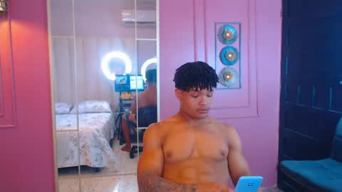 Snapshot of hotcrew_ chatting on June 2026 07:34:02 PM Hussain aaron and Ekko online show from June 2026 07:34:02 PM