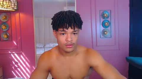 Snapshot of hotcrew_ chatting on June 2026 01:42:02 PM Hussain aaron and Ekko online show from June 2026 01:42:02 PM