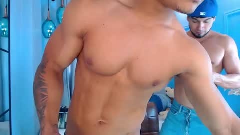 Snapshot of hotcrew_ chatting on June 2026 01:50:01 PM Hussain aaron and Ekko online show from June 2026 01:50:01 PM