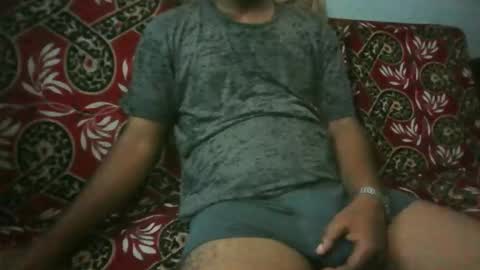 hotguyy001 online show from April 2026 12:36:02 PM