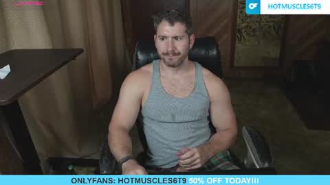 Snapshot of hotmuscles6t9 chatting on July 2026 11:07:02 PM hotmuscles6t9 online show from July 2026 11:07:02 PM