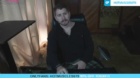 Snapshot of hotmuscles6t9 chatting on July 2026 03:27:02 PM hotmuscles6t9 online show from July 2026 03:27:02 PM