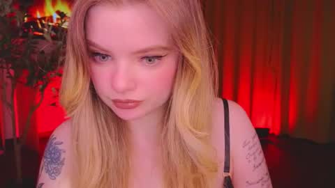 Snapshot of hottie_jane chatting on November 2025 05:45:02 PM Jane online show from November 2025 05:45:02 PM